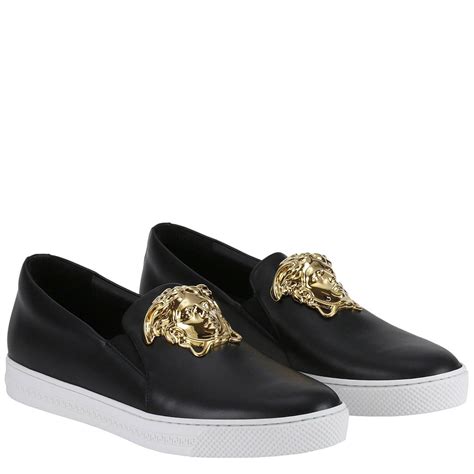 versace winter kledung heren|Versace men's shoes.